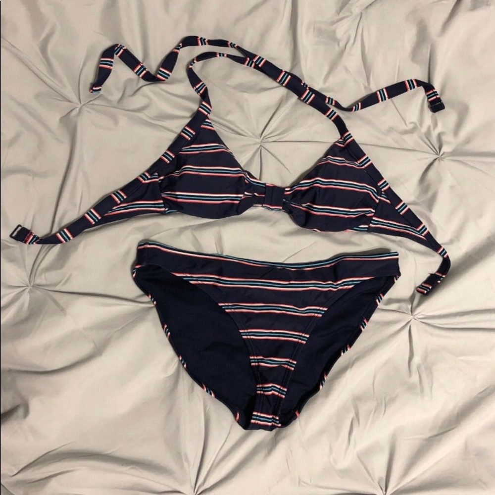 Two-piece bikini set